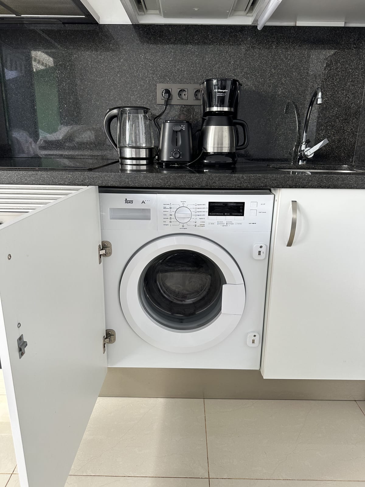 Property photograph 9