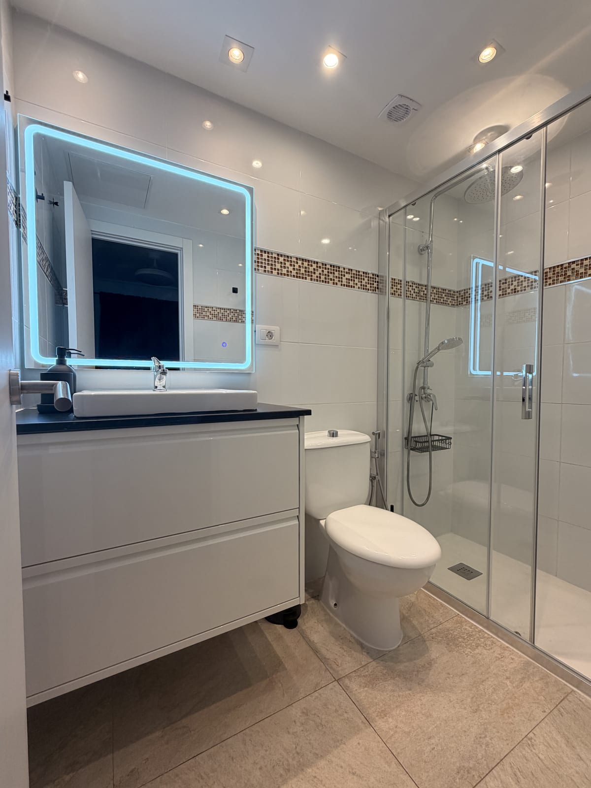 Property photograph 6